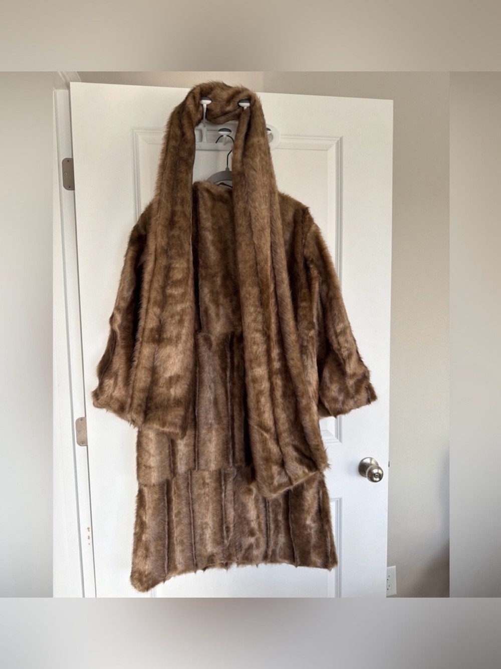 Viral H&M Fur Coat With Scarf-Detail New Luxurious Brown Faux Fur Coat Sz Small - Picture 13 of 14